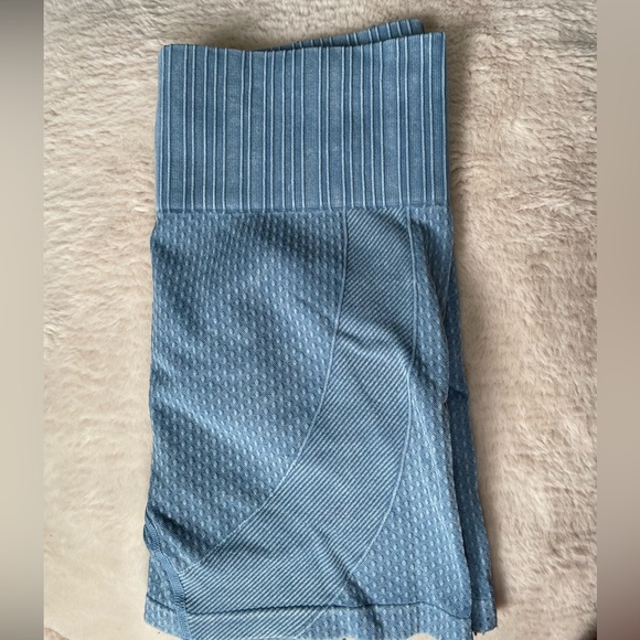 women’s sports/gym shorts - Picture 3 of 5